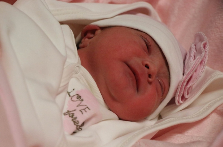 Yeni yılın ilk bebeği Azra bebek 00.01'de hastanemizde dünyaya geldi